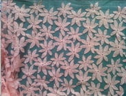 Baumwolle stickte wasserlösliches Spitzegewebe der Masche, Blumenmuster für Gesellschaftskleidung