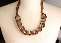 Weibliche klobige handgefertigte Perlenketten mit großen Strass für den Herbst