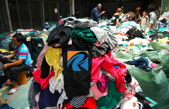 Verkaufen Sie benutzte Frauenkleidung, zweite Hand-Kleidung für Sommer/Winter en gros