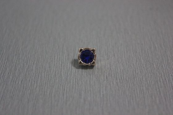 ABS 14L kundenspezifische acrylsauerkleidung knöpft mit blauem Diamanten für Mädchenhemd
