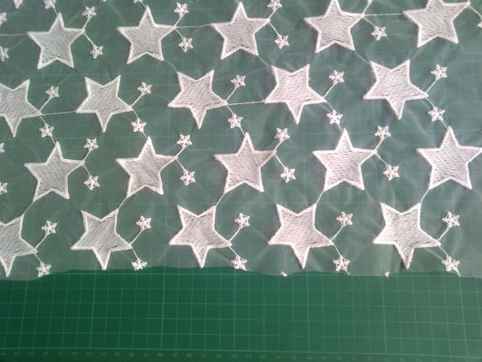 Pentagram Qmilch-Organza stickte Spitze-Gewebe, Sternspitzegewebe