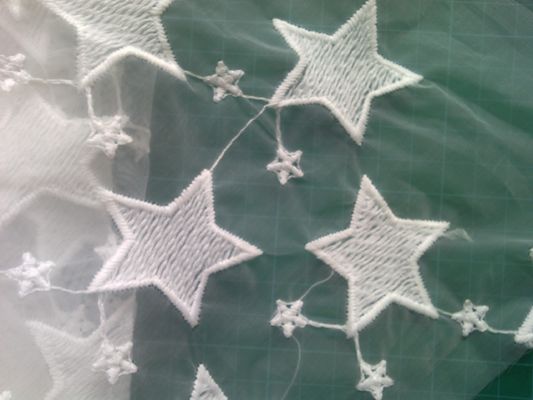 Pentagram Qmilch-Organza stickte Spitze-Gewebe, Sternspitzegewebe