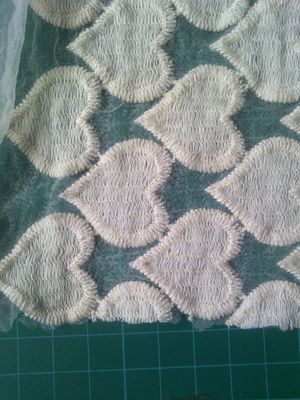 Wasserlösliche gestickte Organza Spitze-Gewebebreite 125cm mit Herzmuster