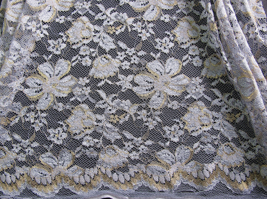 Schwarzes ausgebogtes metallisches Massenblumenspitze-Gewebe umweltfreundliches färbendes CY-LW0060