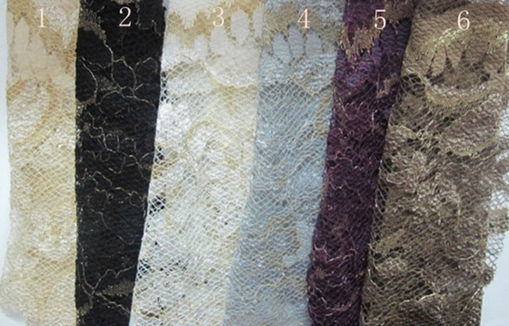 Wasserlösliches Goldmetallisches gesticktes Spitze-Gewebe für Brautkleider