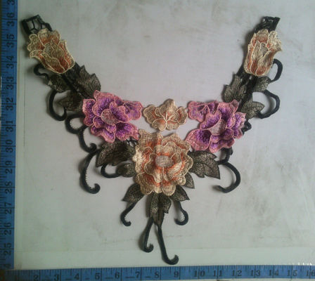 Buntes 14-Zoll-Blumenkragen Kleidungs-Motiv stickte empfindliches