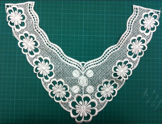 Kundengebundenes Halsspitzestickereikragen-Kleidungsmotiv für Kleid
