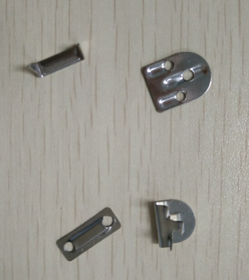 Des Eisen-Heftel-4 3 Zinken-Metallteile der ordnungs-0,5" Kleiderzusätze