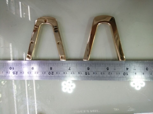 Verschiedene v-Metallabstellgleis-Ordnung verzierte Kleidung besonders 4,5" Breiten-Staatsangehöriger