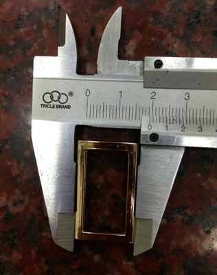 Metallstangen-Metallordnung für Kleid und Gurt 1.9cm x 3.2cm Mode
