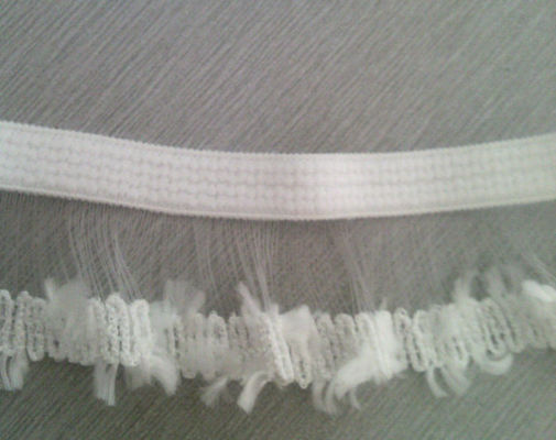 Weißes gesponnenes elastisches gewebtes Material