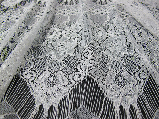 Weiße Blumennylonspitze-Gewebe-Wimper-Spitze-Ordnung für Dame Dress